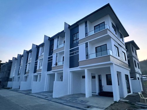 Acropolis Residences